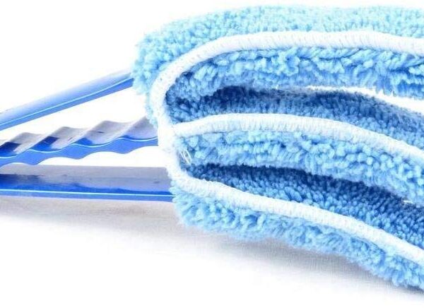 E&A Distribution Limited Venetian Blind Cleaner - Removable, Hand Washable Microfibre Fabric Duster For Wet Or Dry Cleaning Of Slats