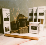 Oak Wood Scented Candle By Pearla Nera - Image 3